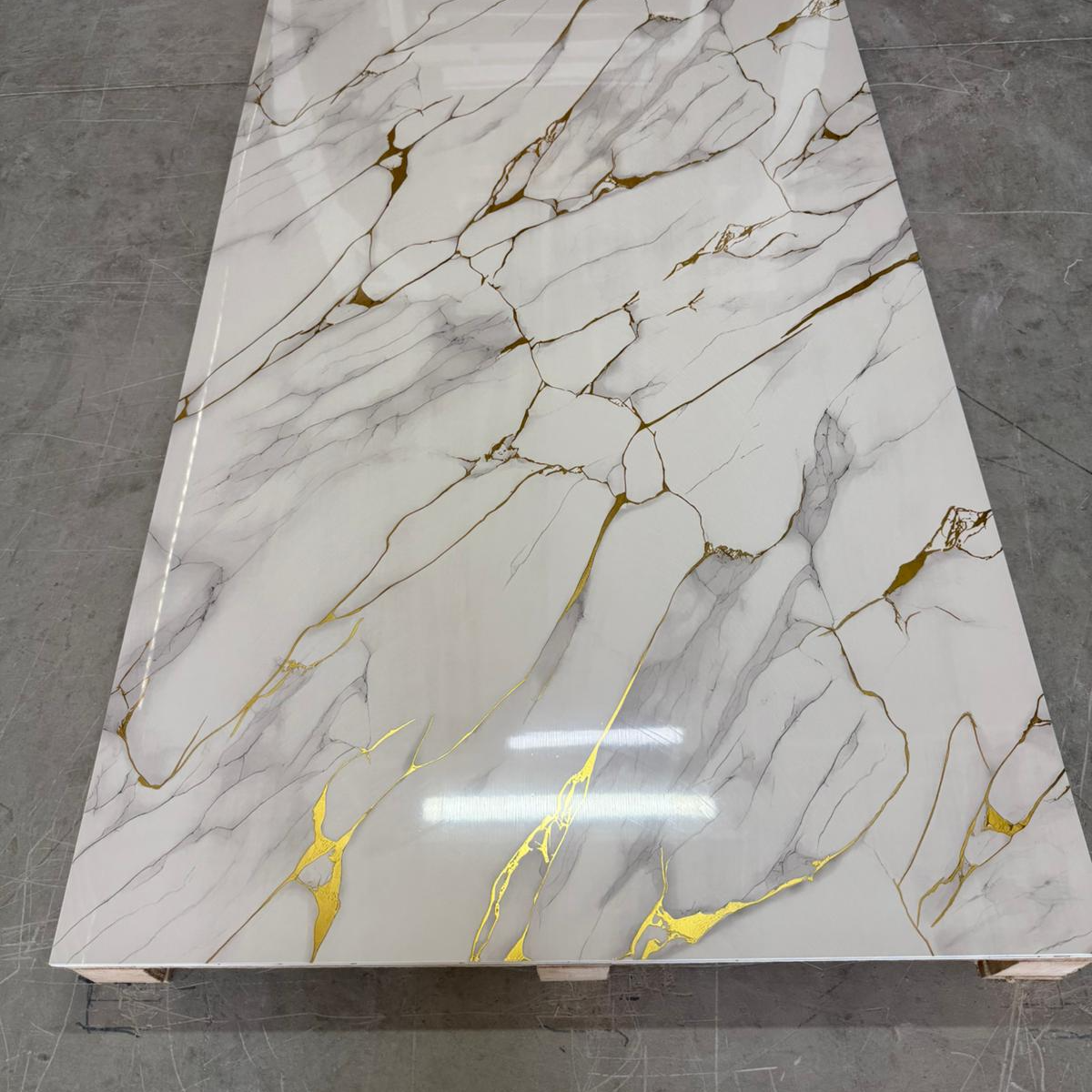 ZER 81932 GOLDEN ROCK | 122x244 CM |  PVC DUVAR PANELİ